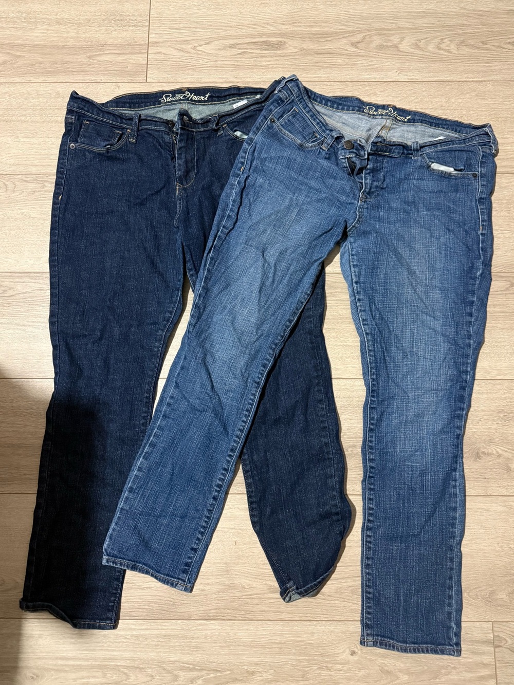 Old Navy Women’s Skinny Jeans Pair in Dark Blue & Medium Blue